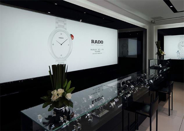 雷达腕表表壳有划痕应该咋办（修复技巧与保养建议）